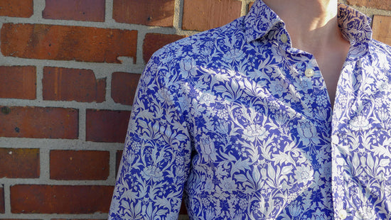 The LESPIRANT LCut undershirt is invisible and has no collar so you can leave your shirt open without any collar peaking through and stay stylish